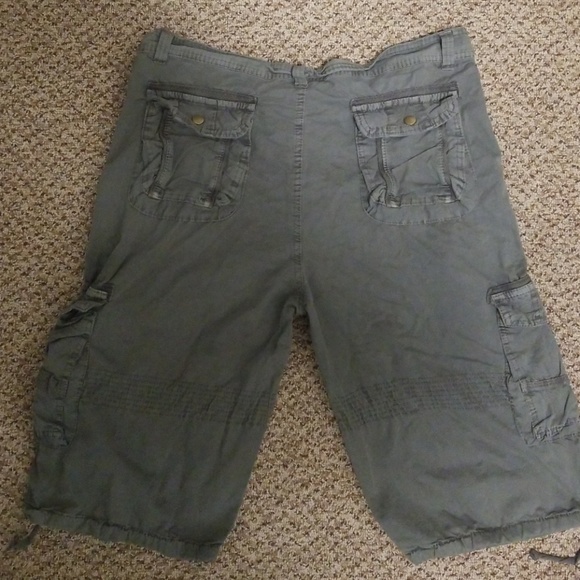 Cargo shorts - Picture 3 of 3
